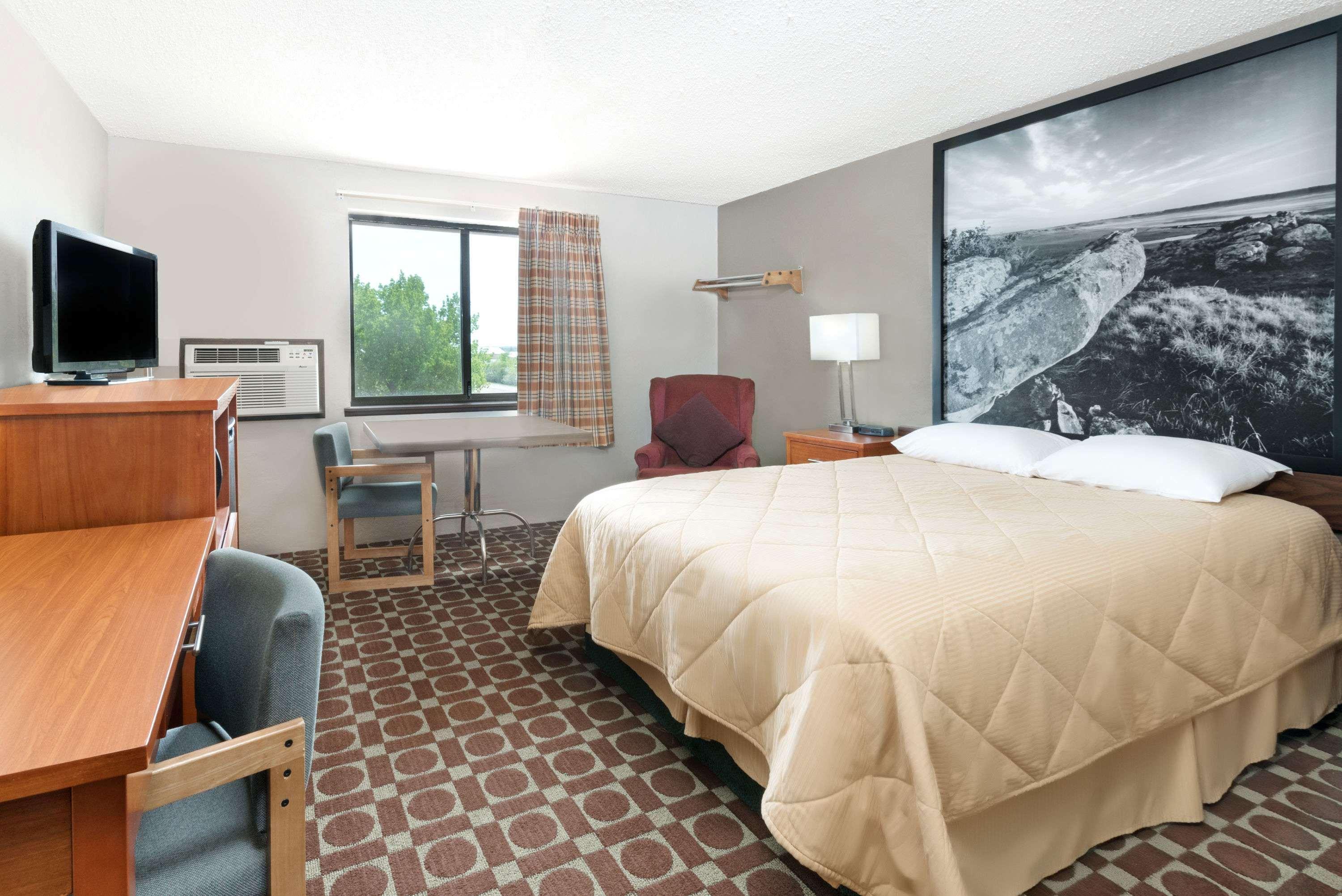 Super 8 By Wyndham Miles Miles City